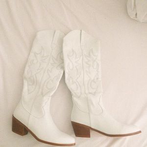 Brand new never worn white cowgirl boots